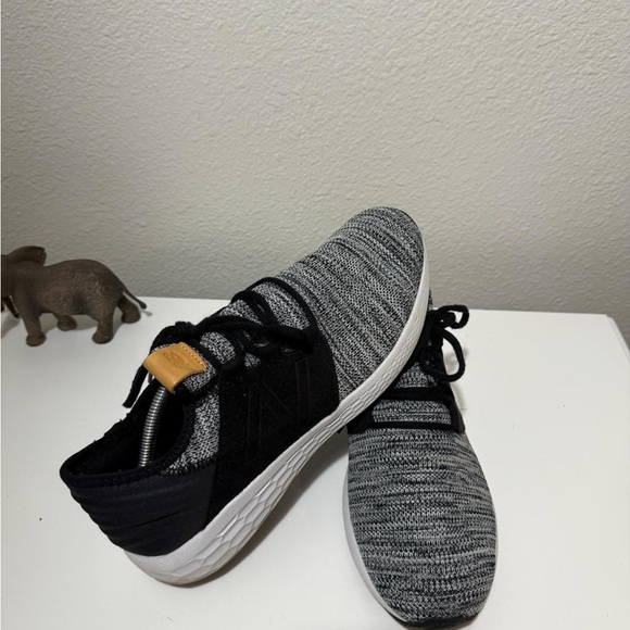 New Balance Men's Black and White Knit Sneakers - Picture 6 of 6